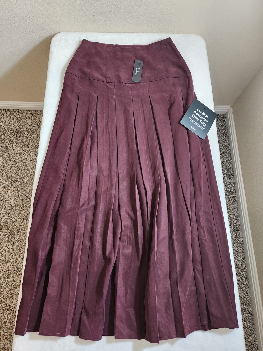 NWT Lulus Vessa Burgundy High Rise Pleated Maxi Skirt Slit Size M - Picture 5 of 14